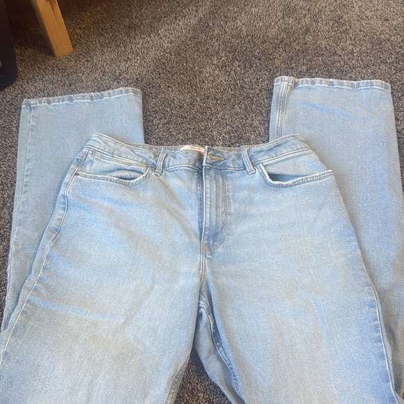 Wrangler jeans 
Size 10x34
Worn a handful of times still - Picture 2 of 3